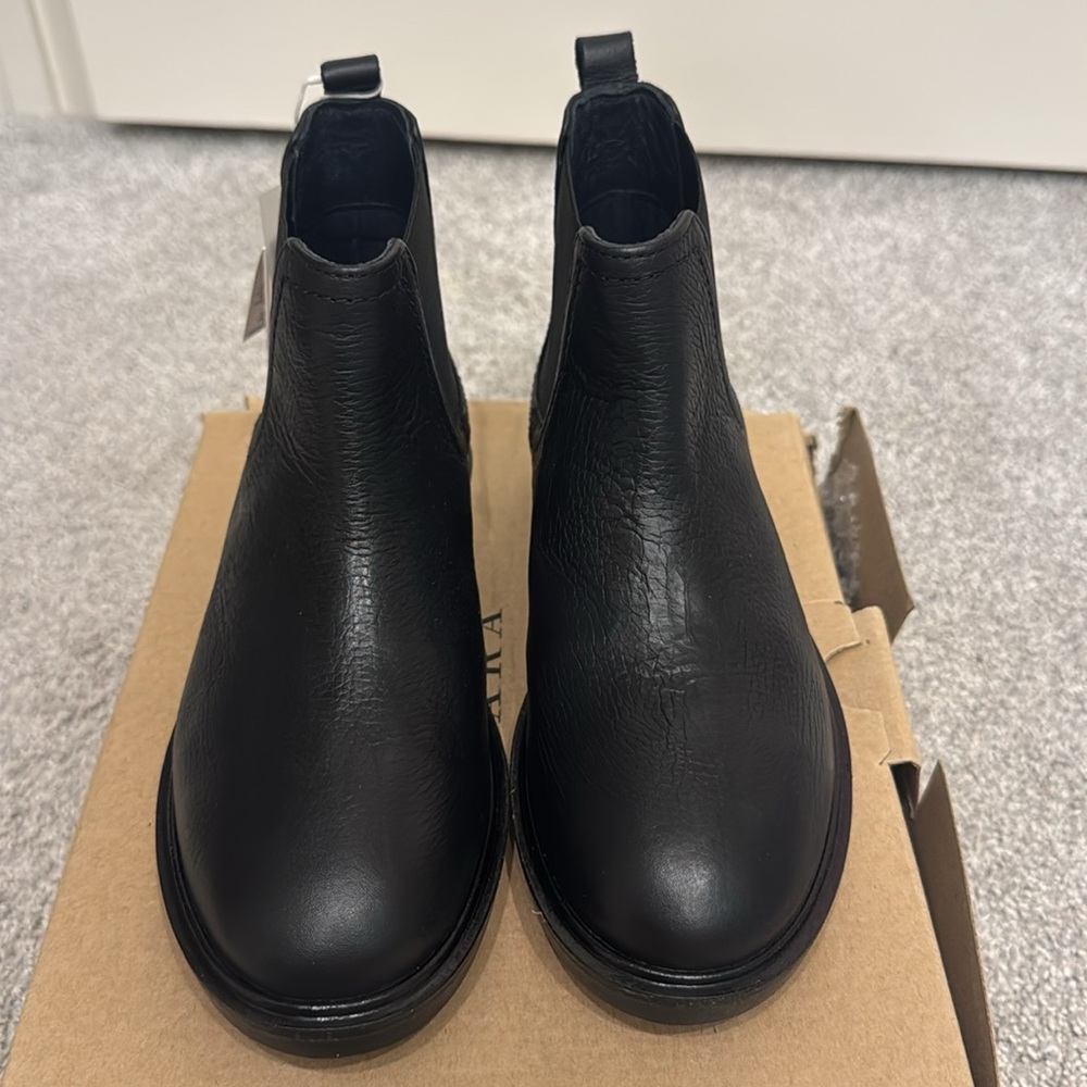 BNIB Size 2 Zara Black Genuine Leather Elastic Ankle Boots! - Picture 2 of 12
